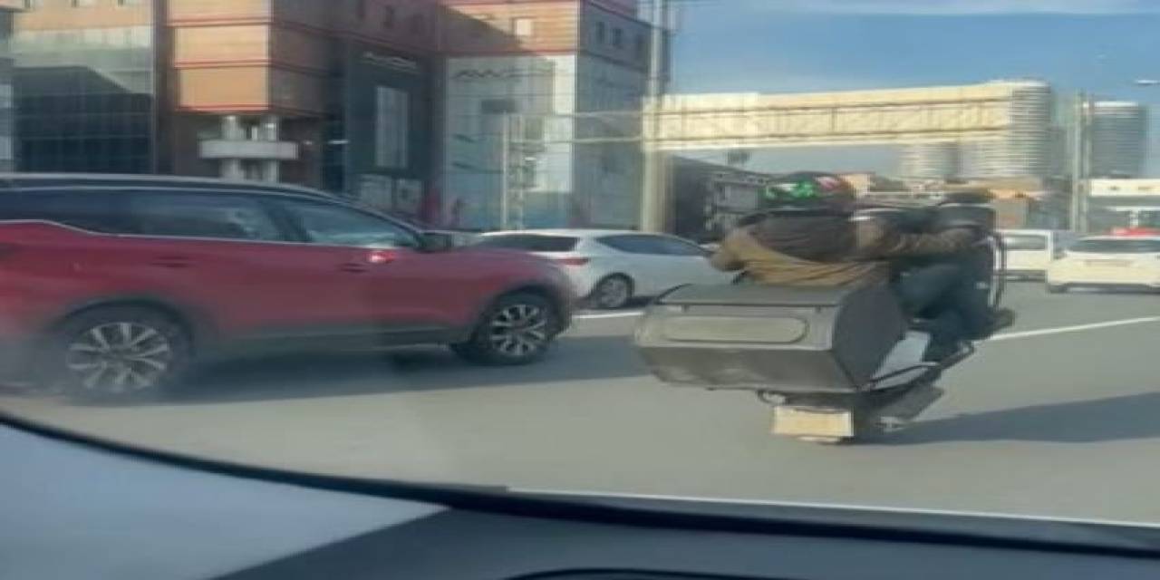 İstanbul’da Tek Teker Üzerinde Giden Motosikletliye Bin 387 Tl Para Cezası