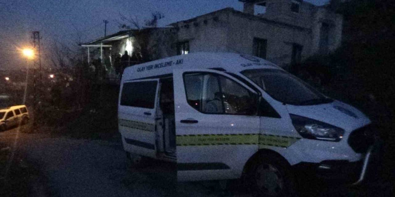 Ziyarete Gelen Ailesi Şoku Yaşadı: Tavana Asılı Halde Buldular