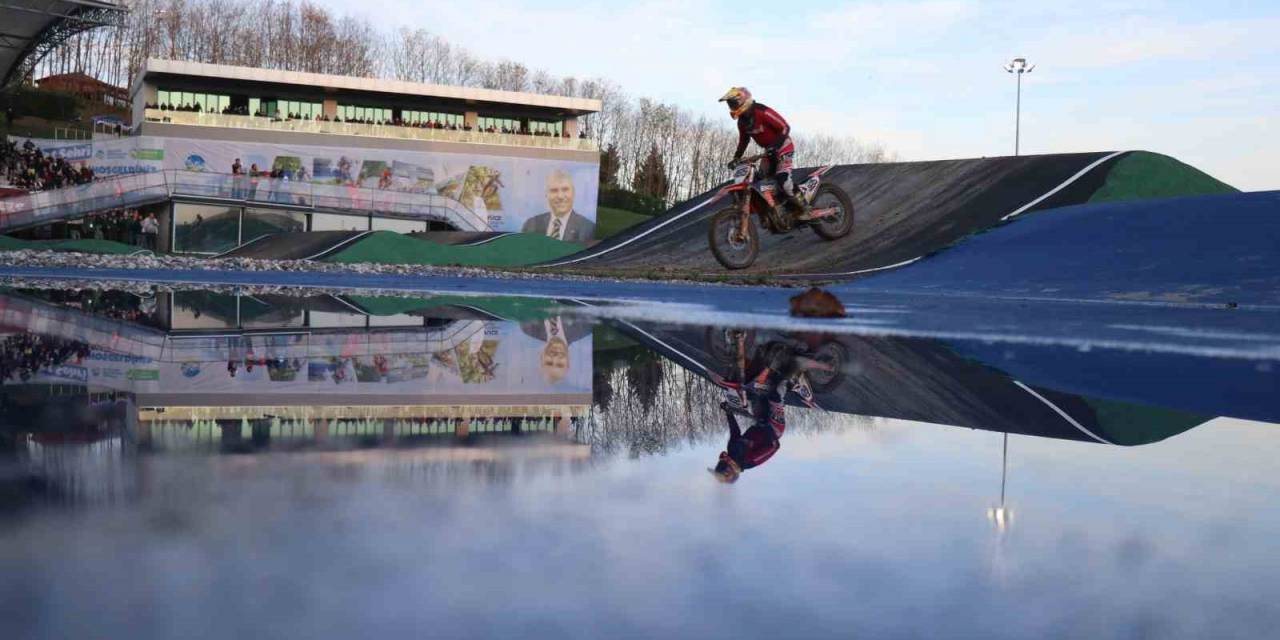 Enduro Yarışları Nefes Kesen Görüntülere Sahne Oldu