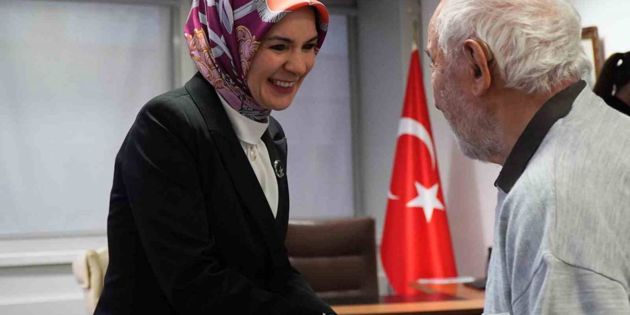 Aile Ve Sosyal Hizmetler Bakanı Göktaş, Cenevre’de Türklerle Bir Araya Geldi