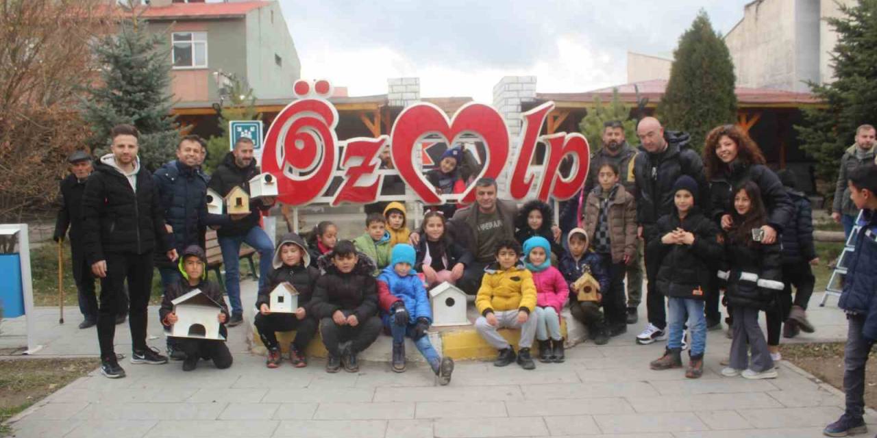 Özalpli Öğrenciler 150 Kuş Evi Yaparak Çeşitli Noktalara Bıraktı