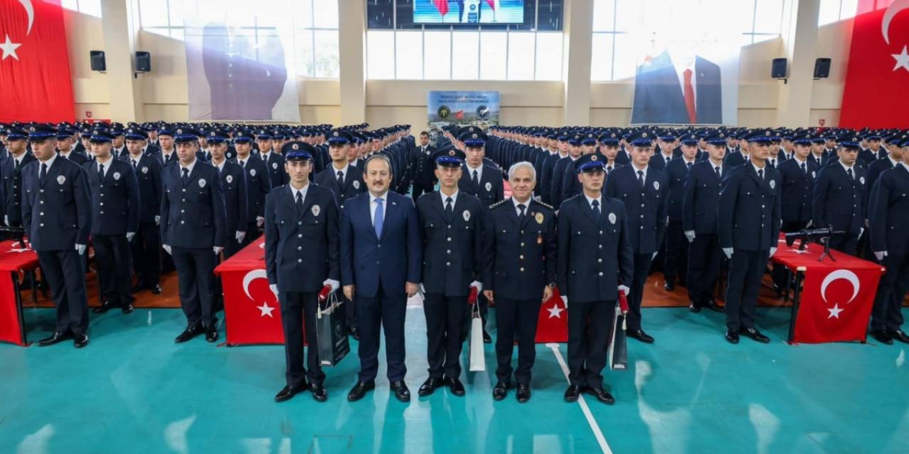 Mersin’de 446 Polis Adayı Mezun Oldu