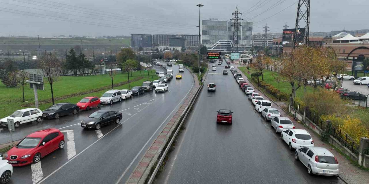 Otoparklar Zam Nedeniyle Boş Kaldı, Yollar Otoparka Döndü