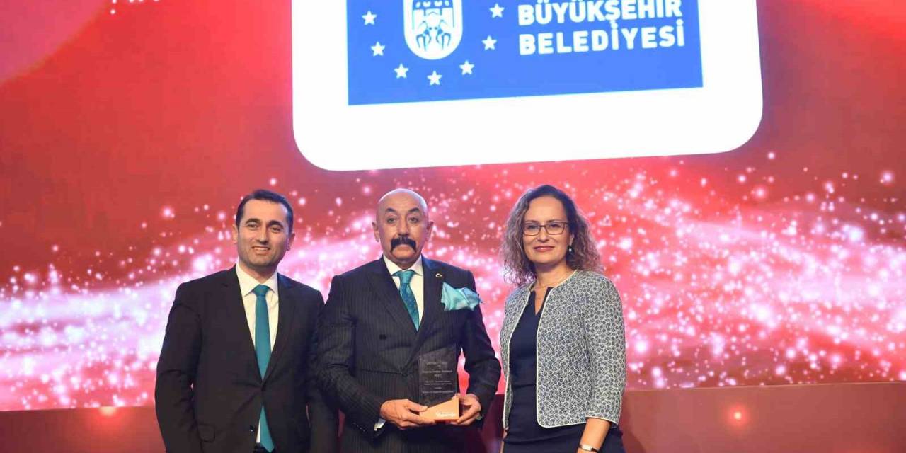 Büyükşehir’e ‘Yalın Belediyecilik’ Ödülü