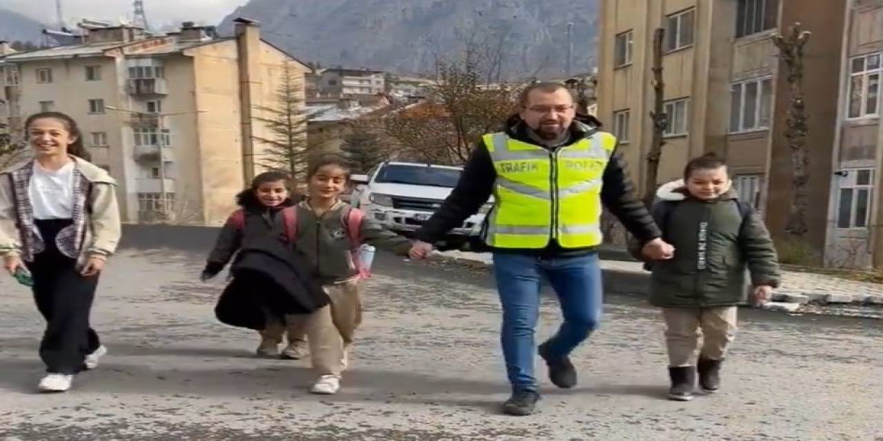 Hakkari Polisinden Okul Tedbiri