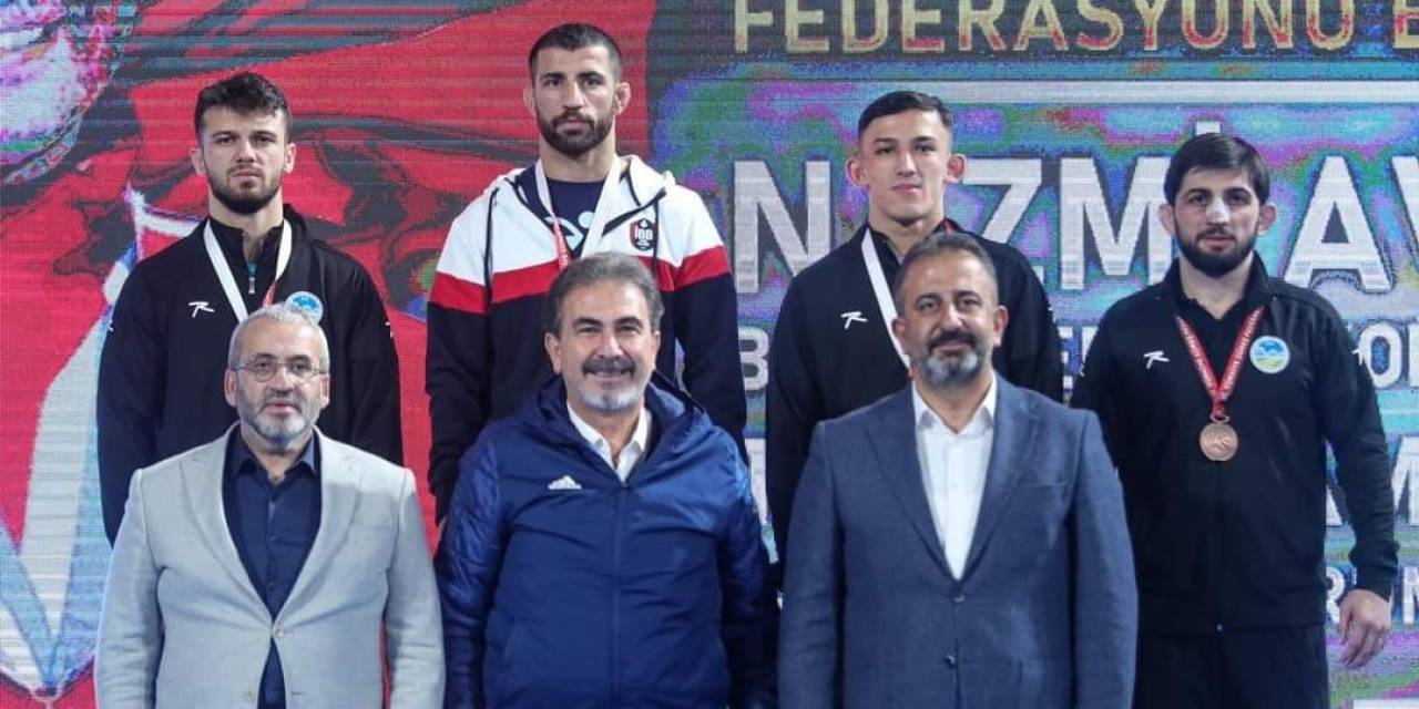 Büyükşehir Güreşçileri Türkiye Şampiyonası’nda Mindere Çıktı