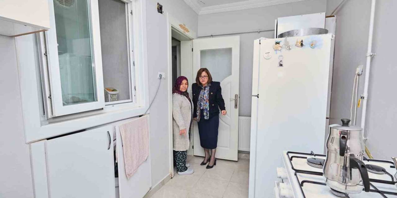 Şahin Yağmurda Evleri Zarar Gören Vatandaşları Ziyaret Etti