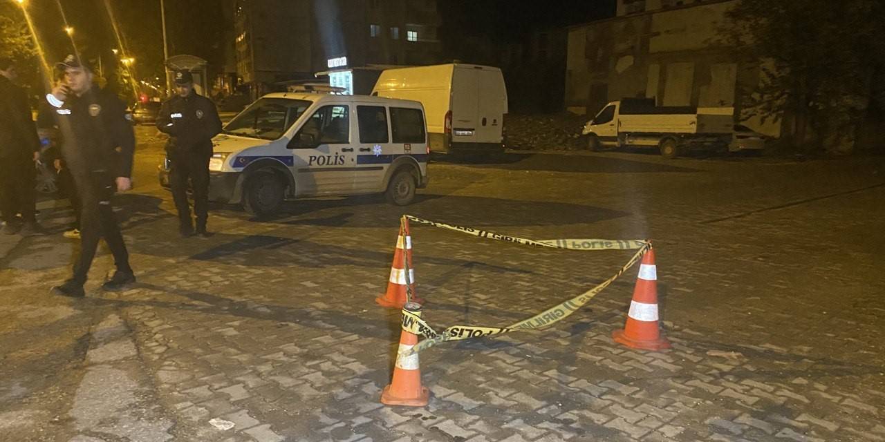 Küçük Çocuk Elindeki Tabancayla Rast Gele Ateş Açtı