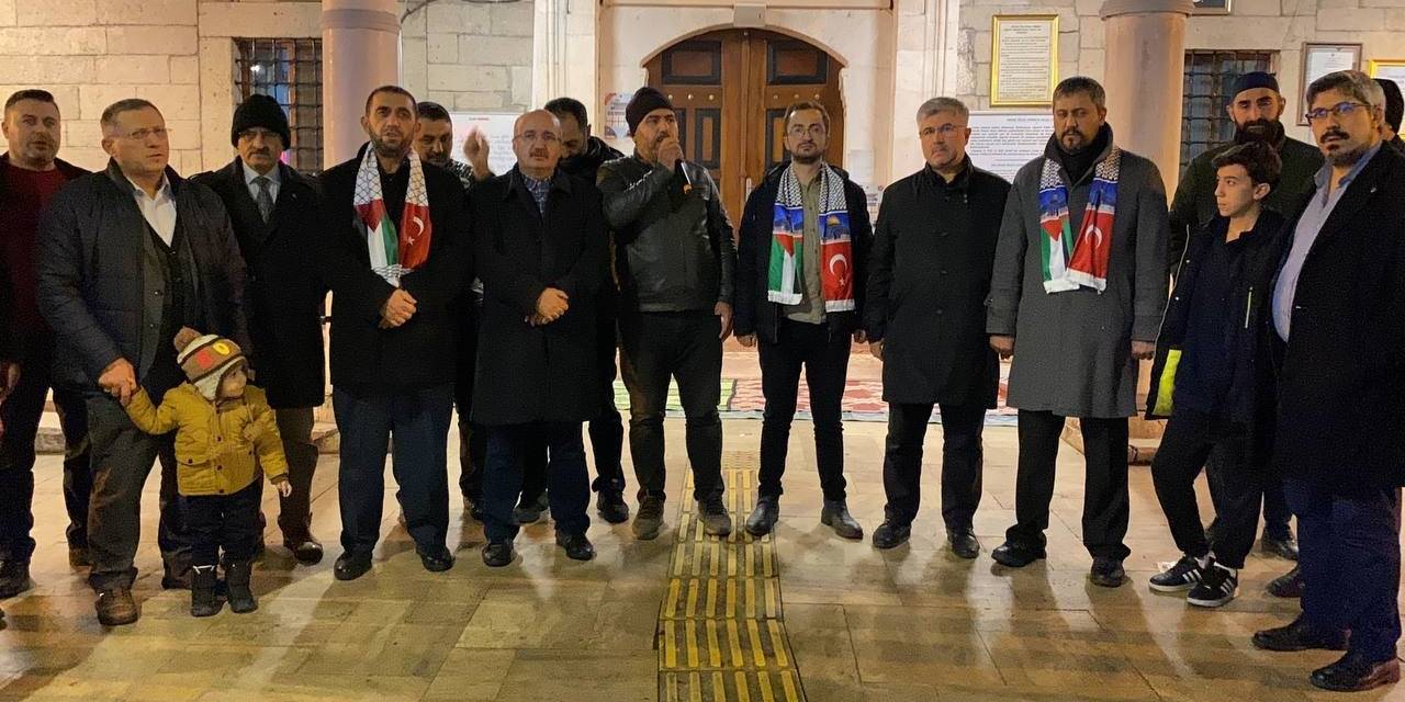 Isparta’da Amerika’nın Veto Kararı Protesto Edildi