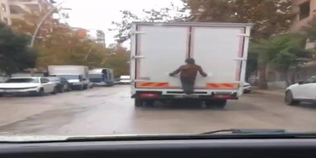 Elazığ’da Çocukların Tehlikeli Yolculuğu Kamerada