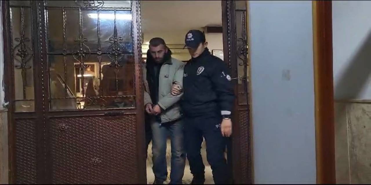 Söndürmediği Sigara Evini Küle Çevirdi