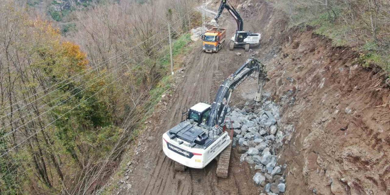 8 Mahallenin Yol Çilesi Bitiyor