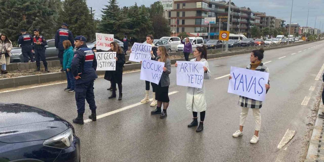 Tehlikeli Okul Yolunda Korkulan Oldu, Veliler İsyan Etti
