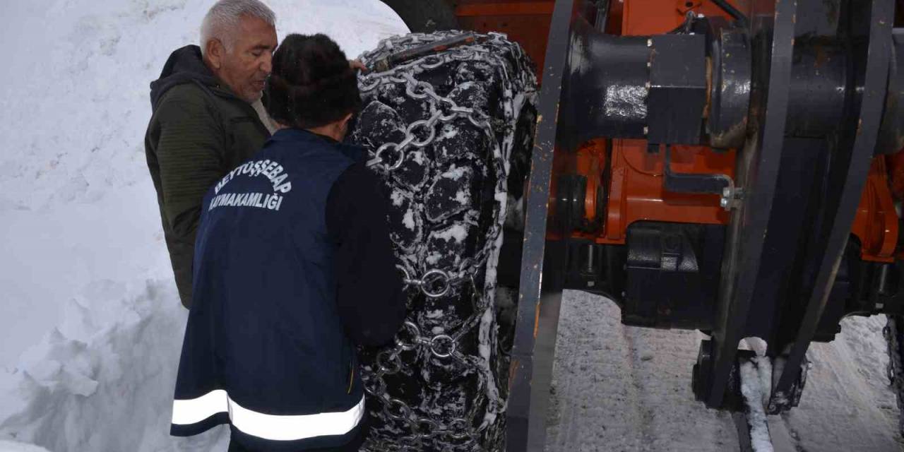 Şırnak’ta Yüksek Rakımlı Bölgelerde Kar Kalınlığı 2 Metreyi Aştı