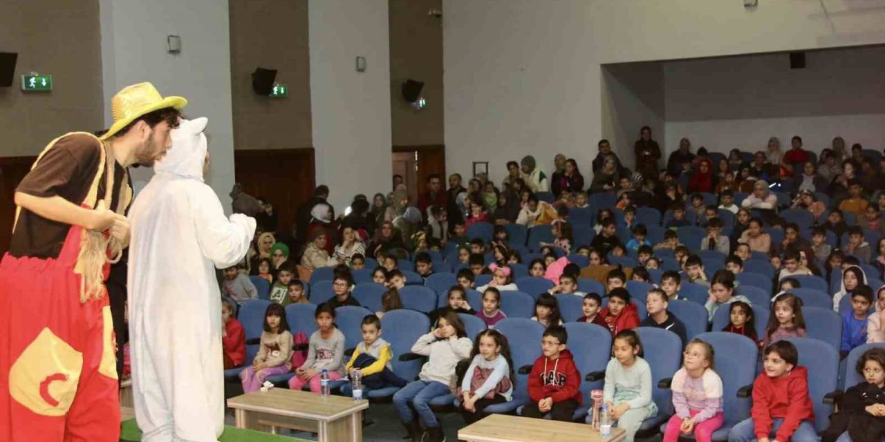 Çocuklar Pamuk İle Kömür Oyunuyla Eğlendi