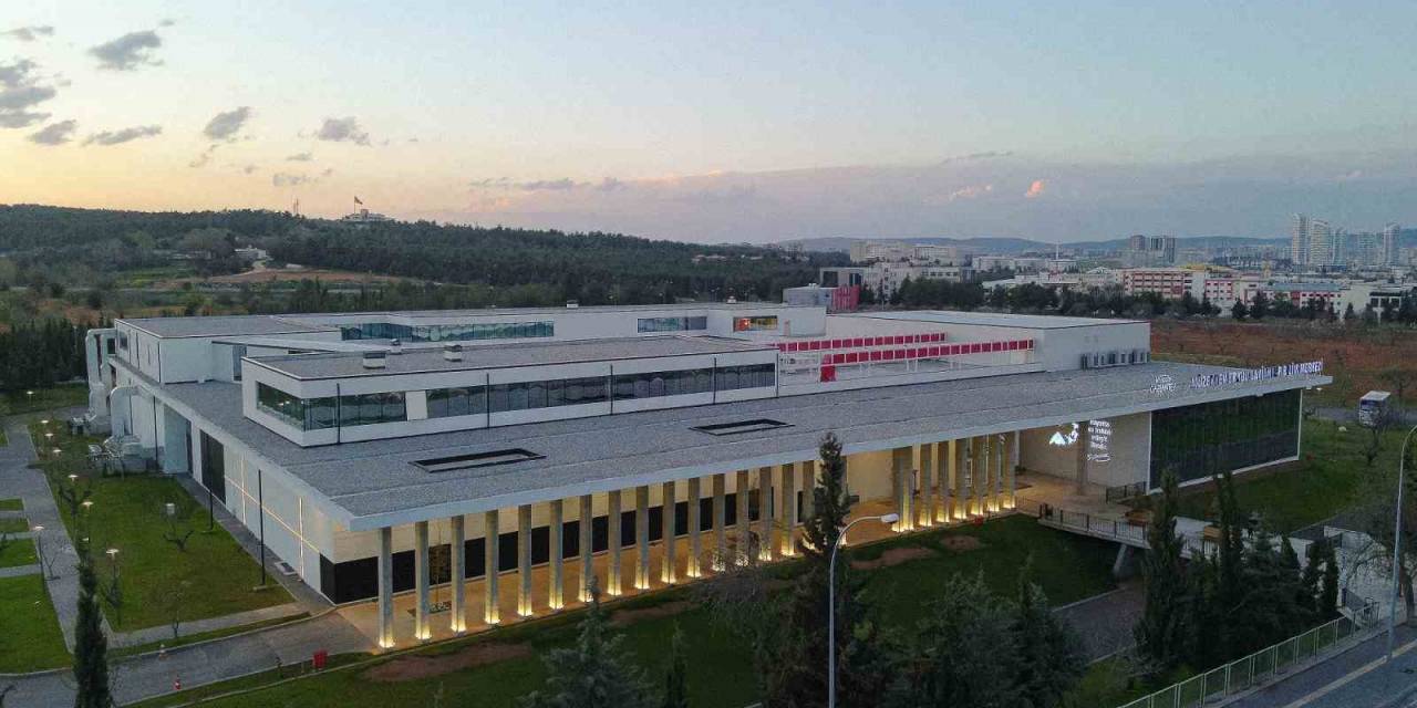 Büyükşehir Ev Sahipliğinde Refik Anadol’un “Rumı Dreams” Sergisi Kapılarını Açıyor