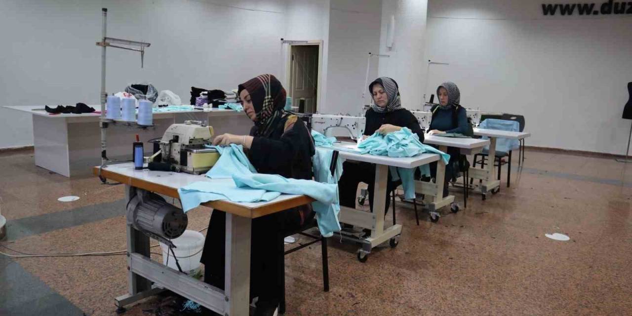 Dikiş Makineleri Gazze İçin Çalıştı