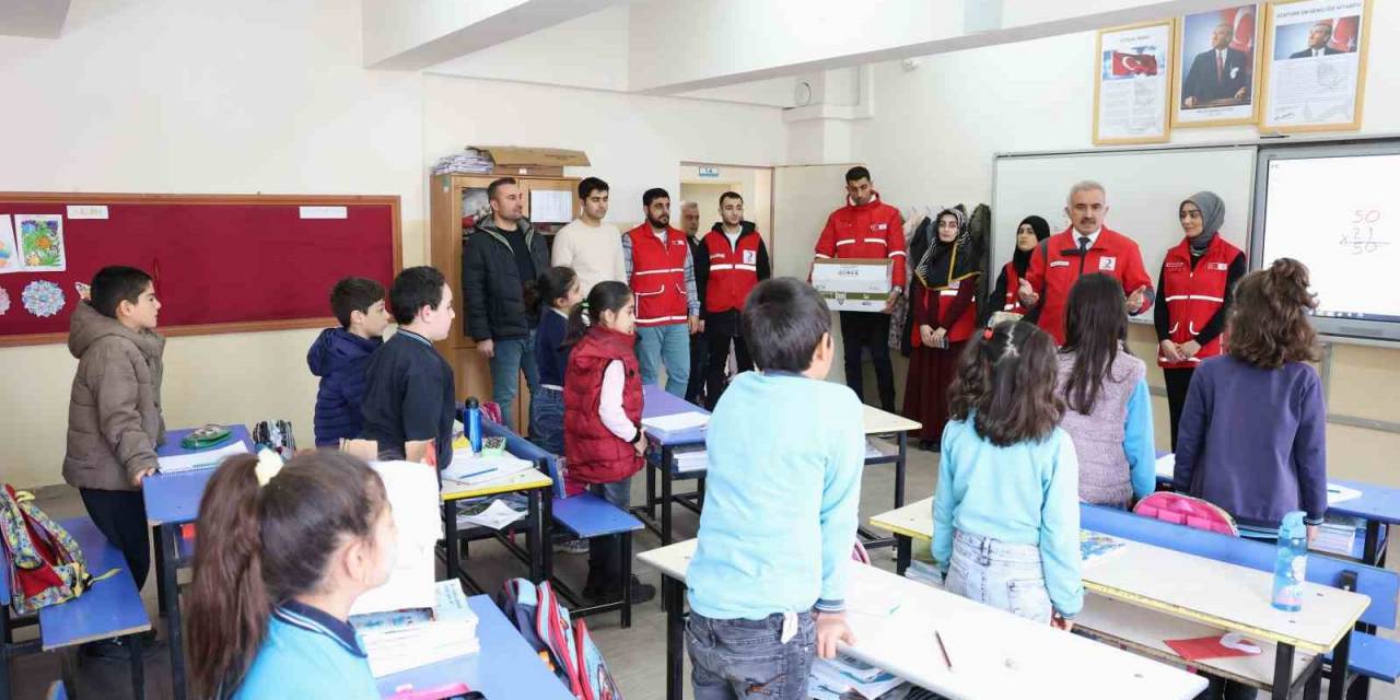 Türk Kızılay’ından ‘Türk Malı Haftası’  Etkinliği