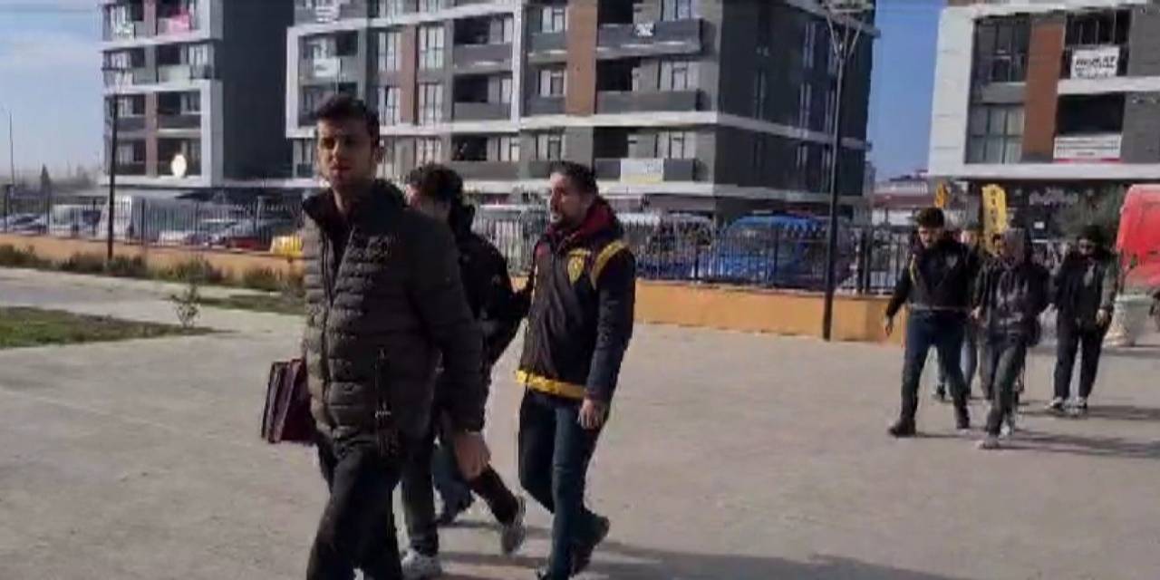 Cep Telefonu Hırsızı 3 Kişi Tutuklandı