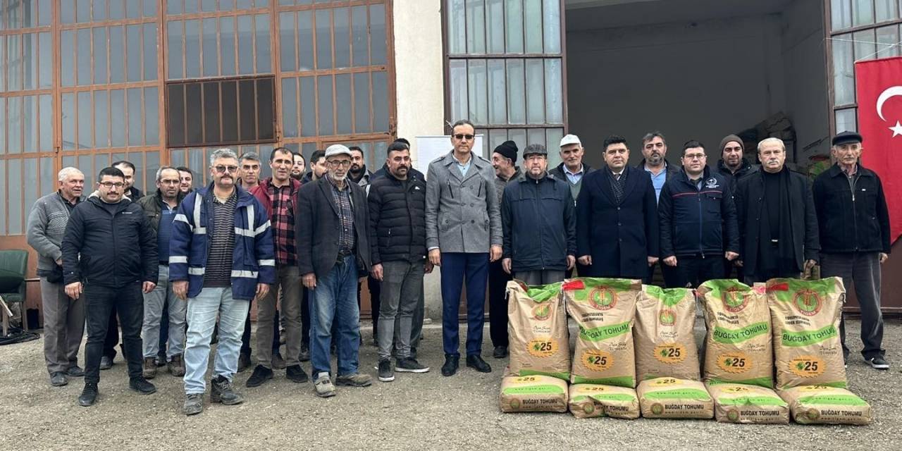 Emet’te 91 Çiftçiye Yüzde 50 Hibeli 16 Ton 600 Kilo Buğday Tohumu Dağıtıldı