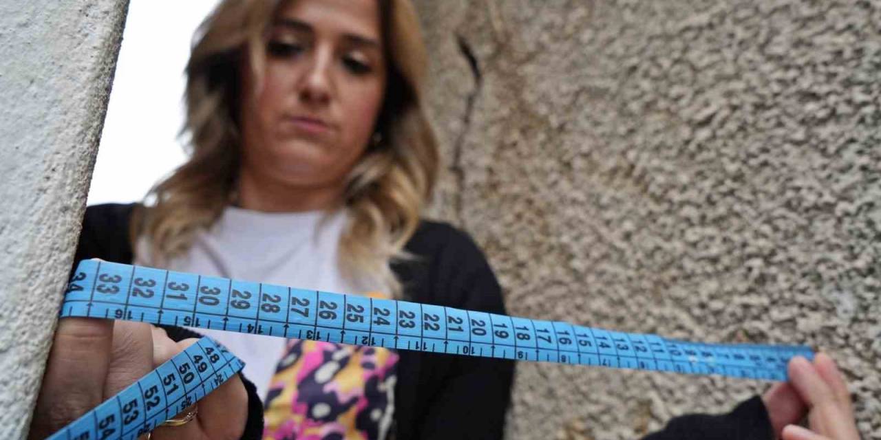 Evlerinden Caddeye Çıkabilmek İçin Kilo Almaya Korkuyorlar