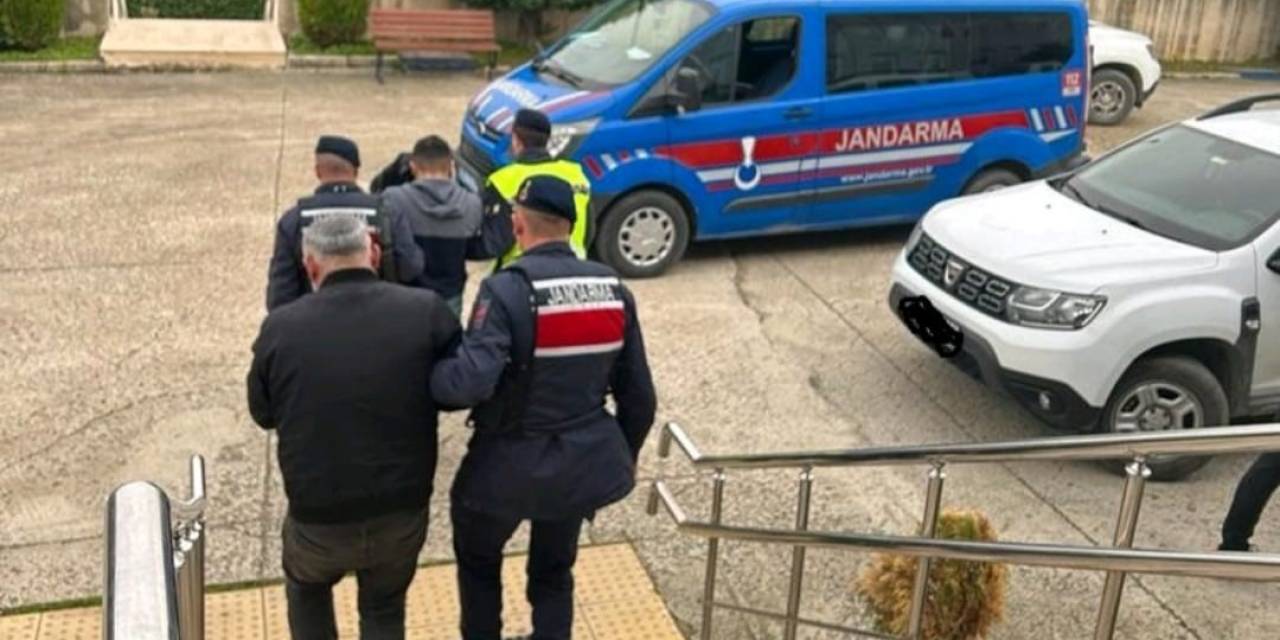 Yalova’da Sahte Plakalı Minibüslerle Soygun Yapan 2 Hırsız Tutuklandı