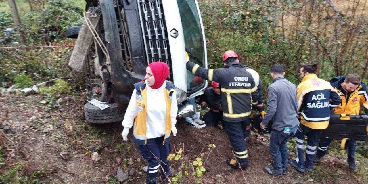 Ordu’da Kamyonet Devrildi: 4 Yaralı