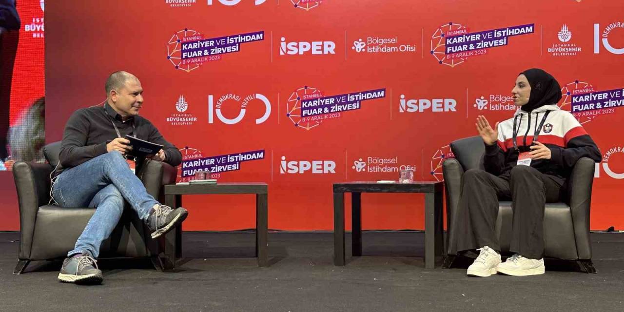 Kübra Dağlı: “Dış Seslere Sağırım, Sırrım Bu”