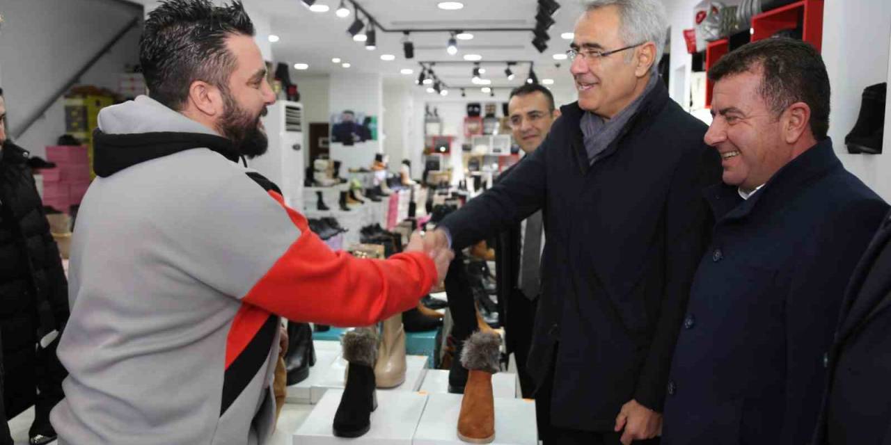 Başkan Özdemir, Esnafı Ziyaret Etti