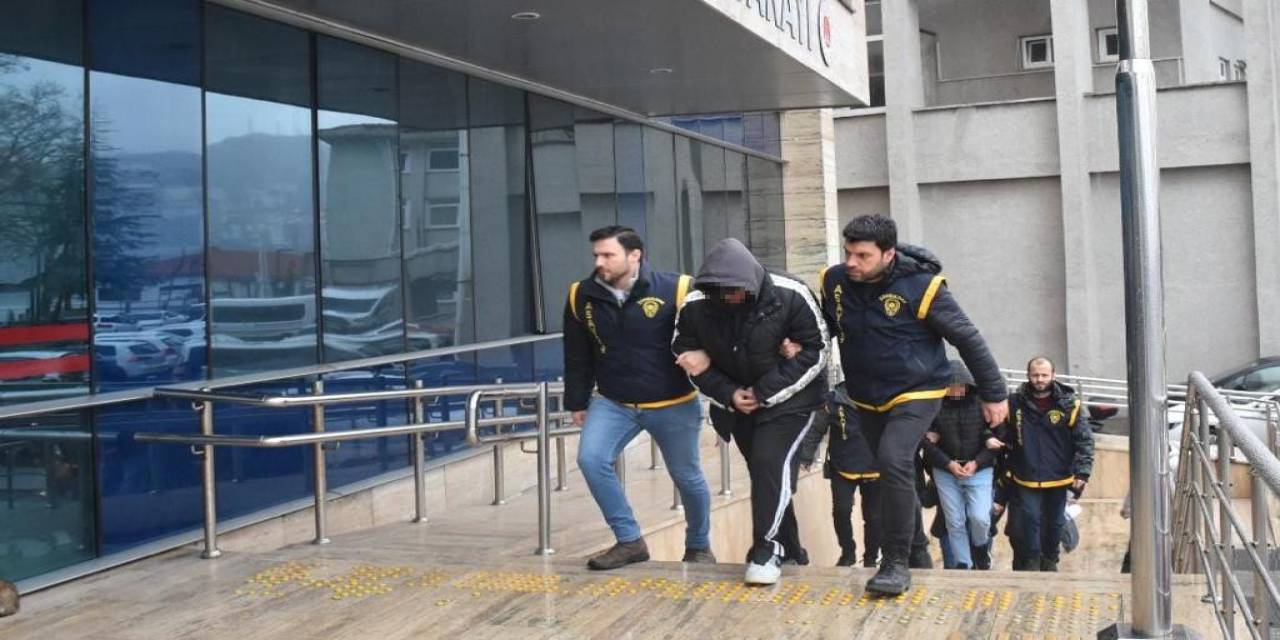 Yüksek Kazanç Vaadiyle 450 Bin Lira Dolandırdılar: 4 Tutuklu