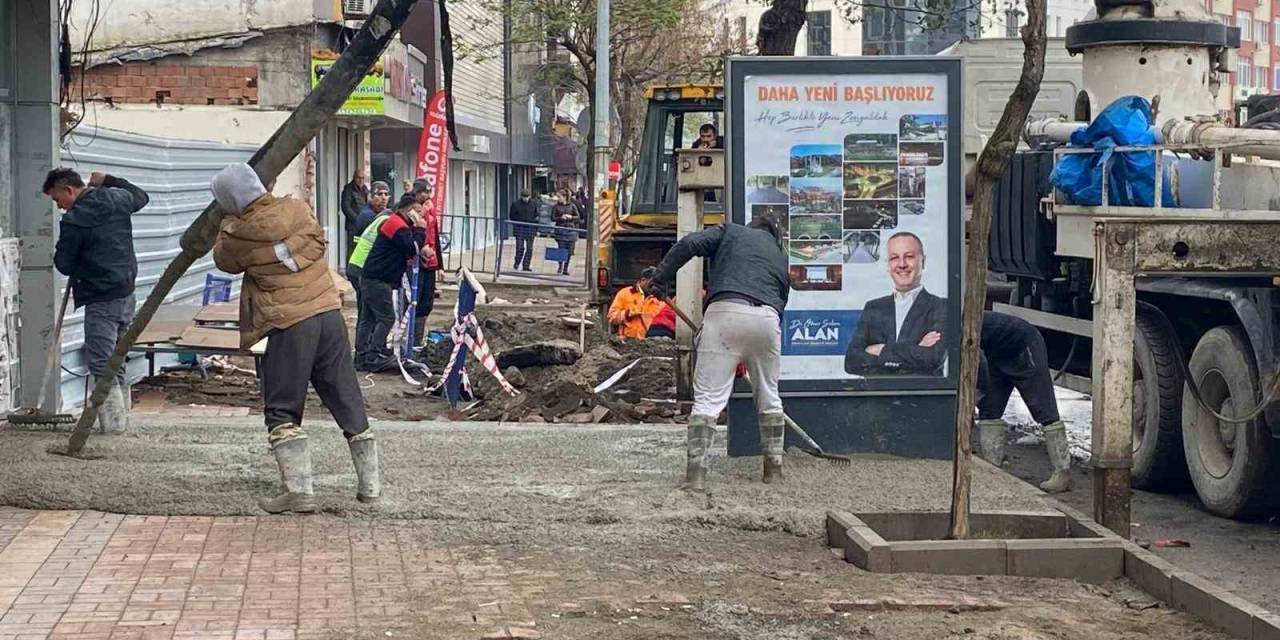 Zonguldak Belediyesi Vatandaşın Konforu İçin Kaldırım Çalışmalarını Sürdürüyor