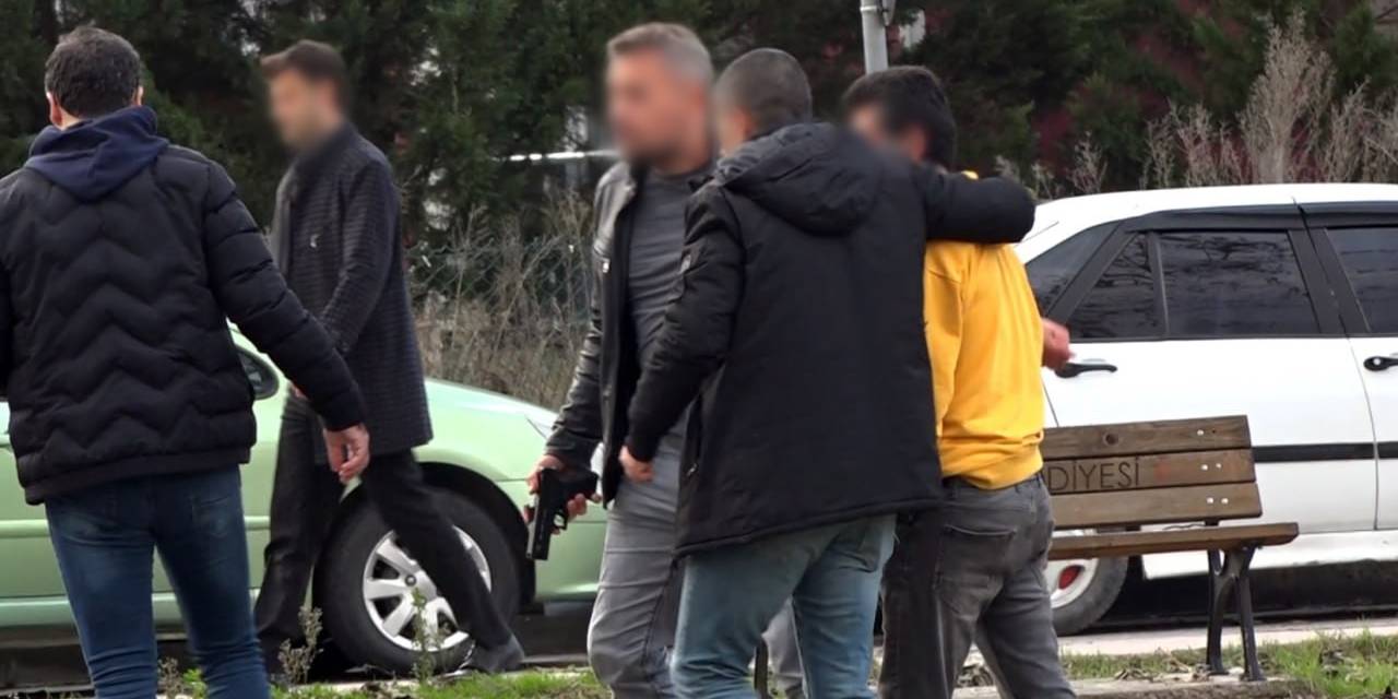 Parkın Ortasında Eski Eşini Silahla Rehin Almıştı, Tutuklandı