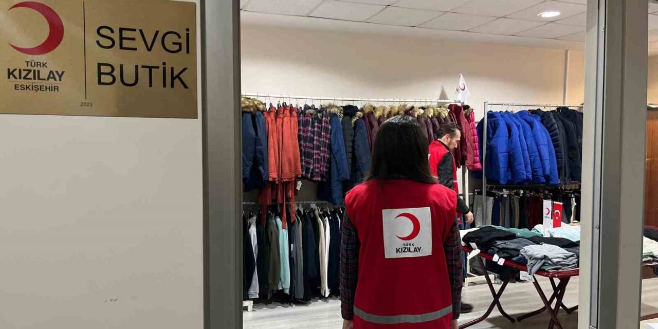 Öğrencilerin Kıyafet Ve Bot İhtiyacını Karşılayabileceği Butik Esogü’de Açıldı