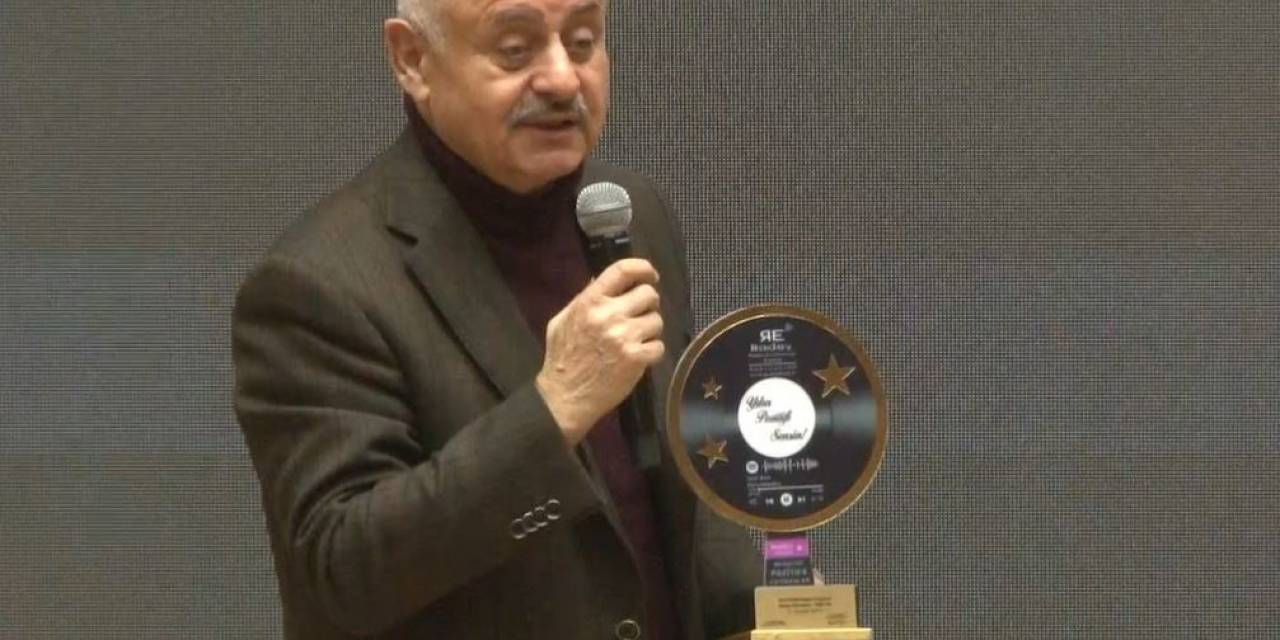 Radev Artı Ödülleri Töreninde Tgrt Fm’e Ve Tgrt Haber’e Ödül