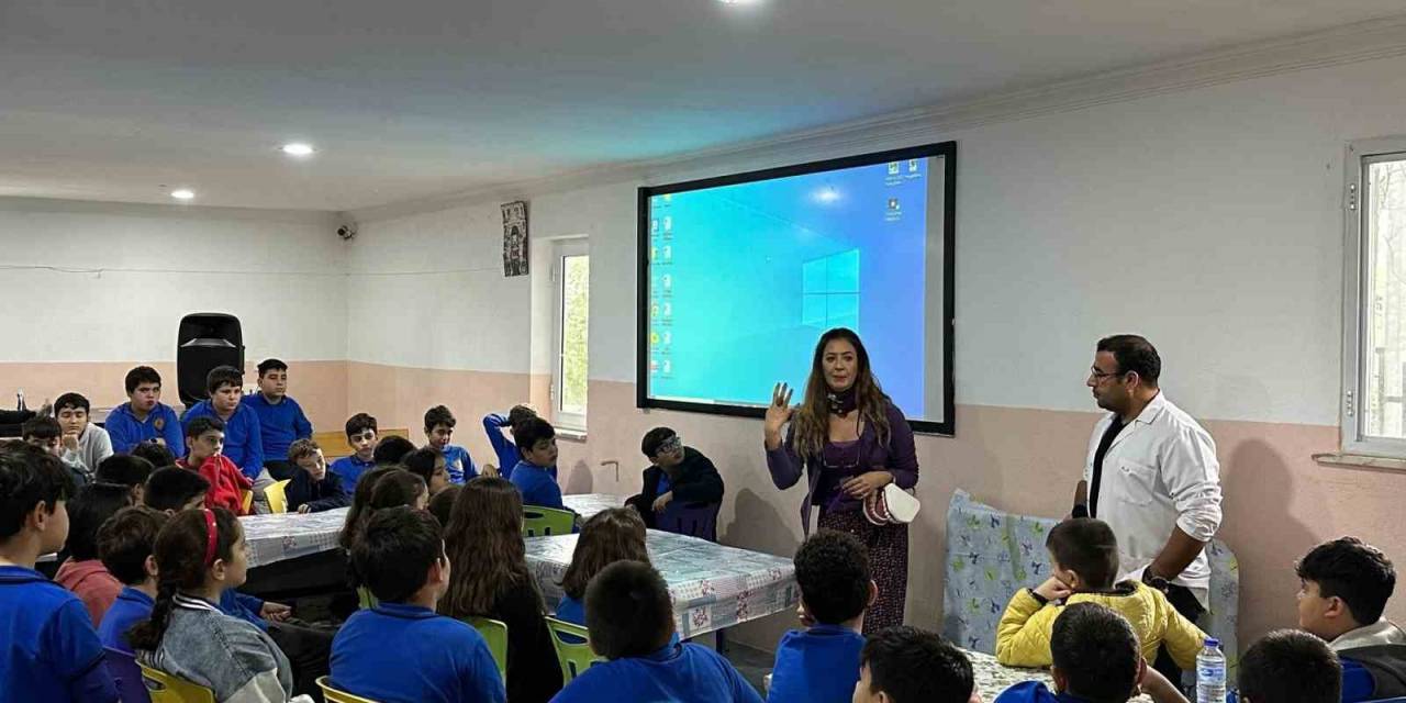 Köyceğiz’de Toplum Sağlığı Merkezi Tarafından Öğrencilere Eğitim