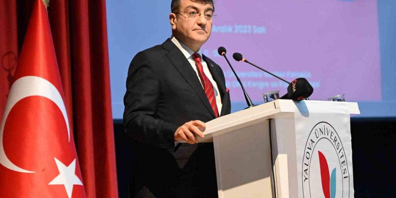 Yalova Üniversitesi’nin Akademik Yılı Açılışının İlk Dersi Prof. Dr. Hacısalihoğlu’ndan