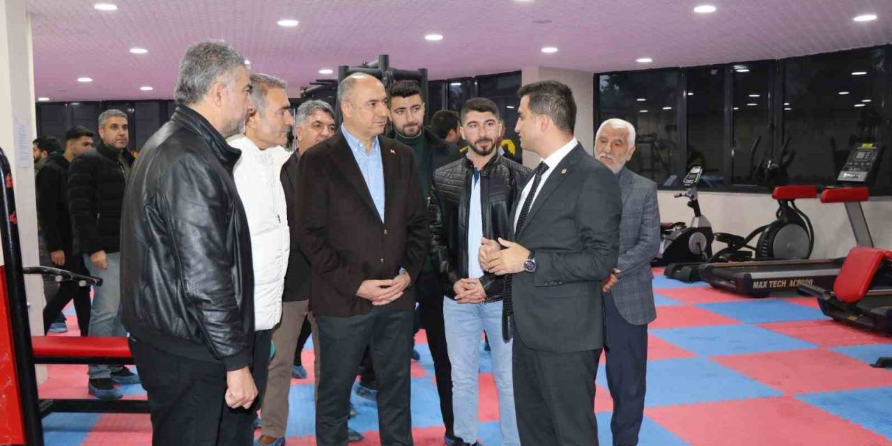 Bozova’da Yapımı Tamamlanan Spor Salonu Hizmette Açıldı