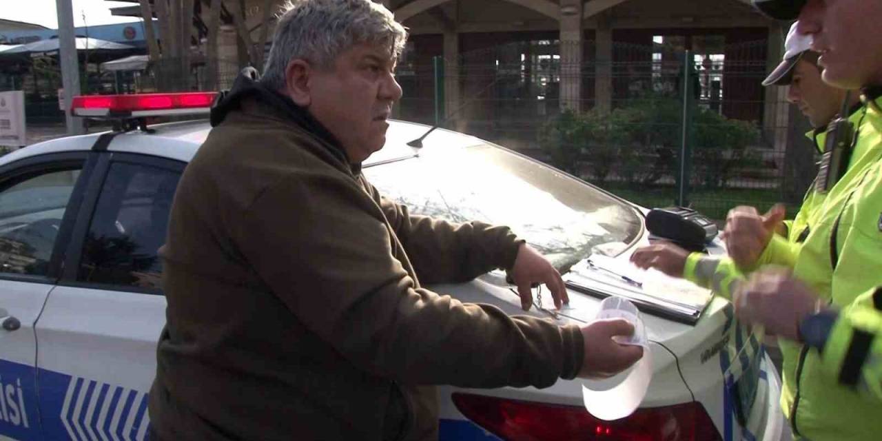 Kadıköy’de Kırmızı Işık Cezası Uygulanan Taksi Şoförü: “Nereden Gördün Benim Işıktan Geçtiğimi”