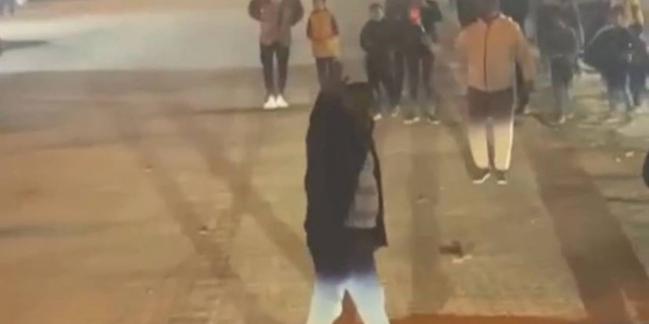 Düğün Eğlencesinde Silahlar Konuştu...çocuklara Rağmen Ateşlediler