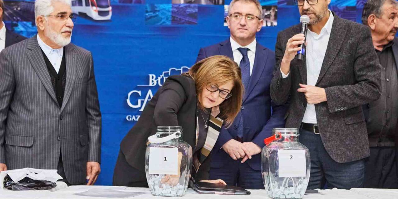 Büsem’de Anahtar Teslimleri Devam Ediyor