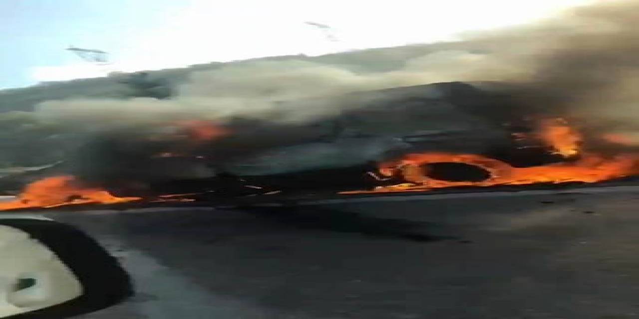 Kamyonet Yol Ortasında Alev Topuna Döndü