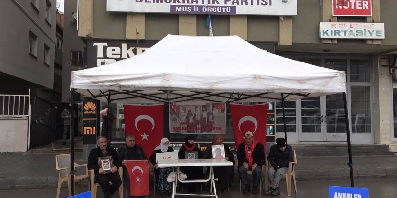 Muş’ta Annelerin Evlat Nöbeti Devam Ediyor