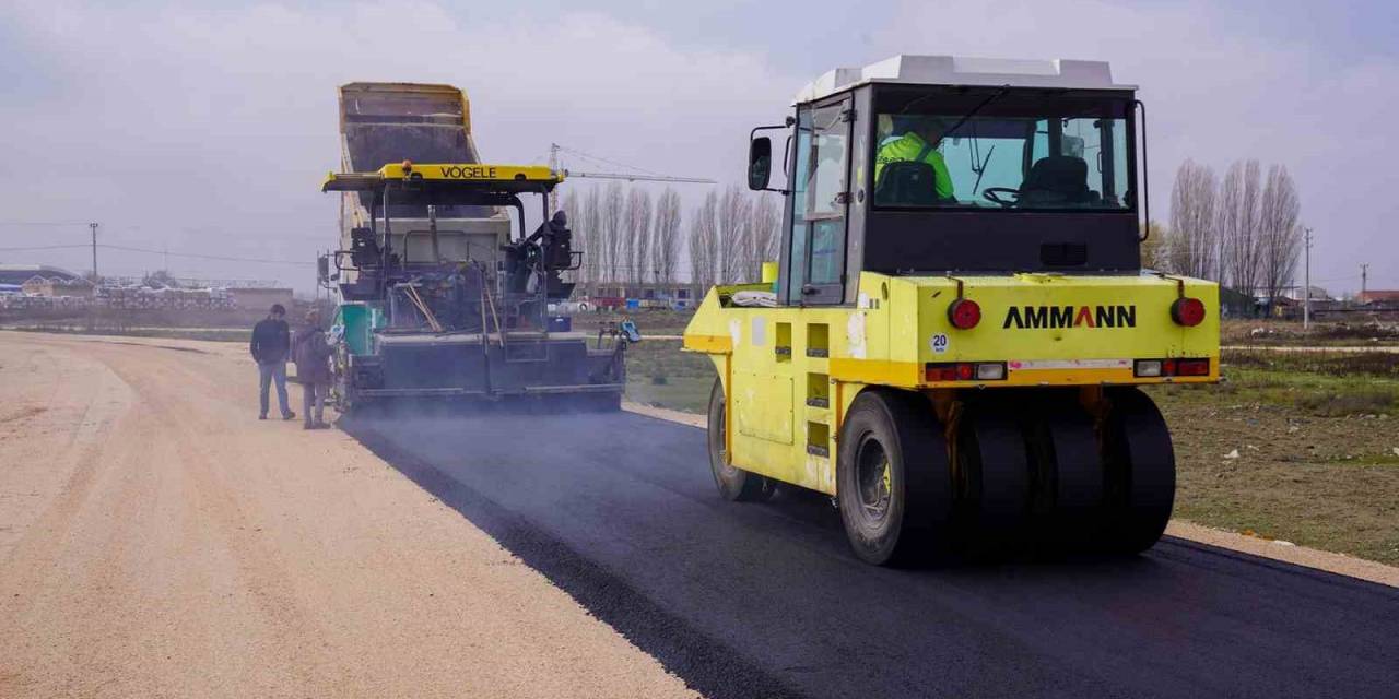 Tepebaşı’nda Üstyapı Çalışmaları Sürüyor