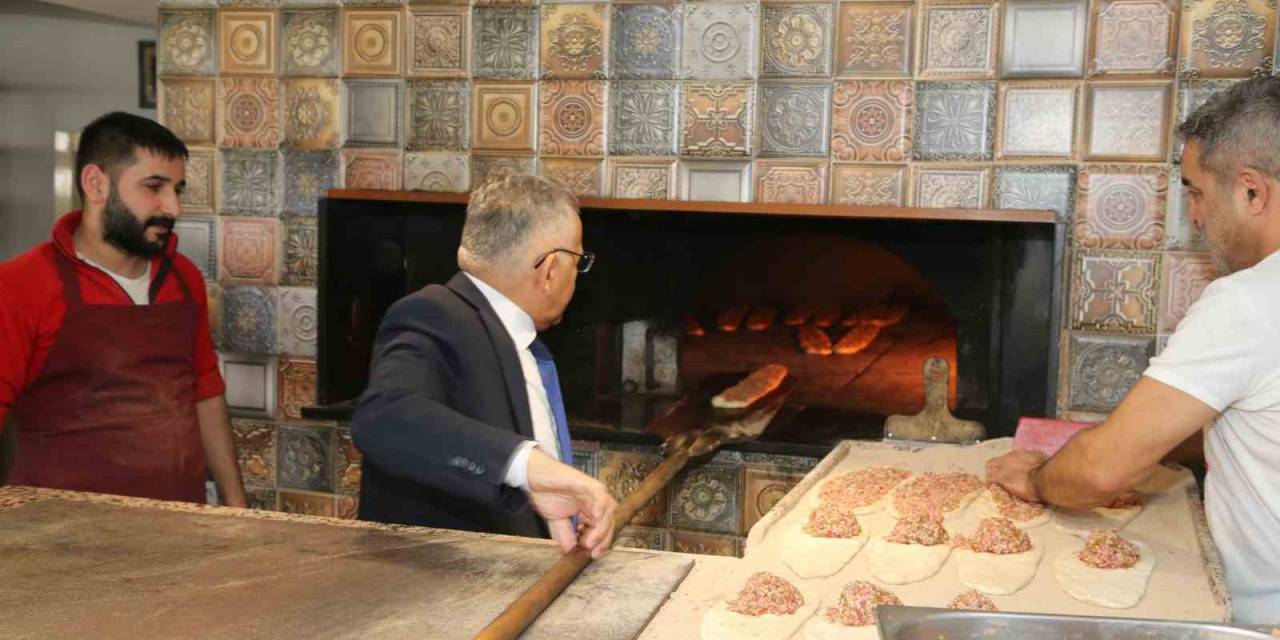 Başkan Büyükkılıç, Fırının Başına Geçti, Pide Pişirdi