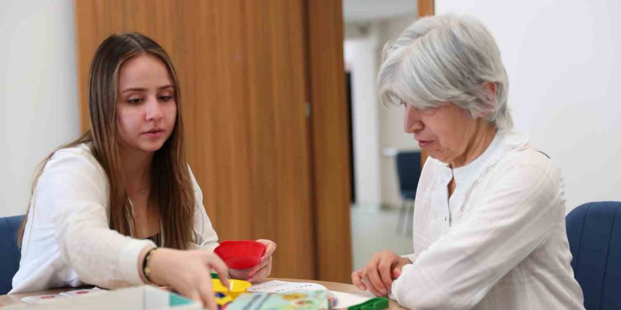 Alzheimer Yaşam Merkezi Hem Hastalara Hem Ailelere Kolaylık Sağlıyor