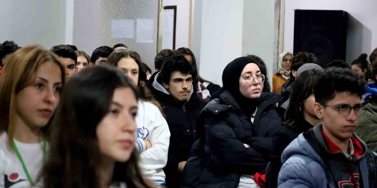 Sakarya’nın Yetiştirdiği Yazarlar Okullarda Öğrencilerle Buluşuyor