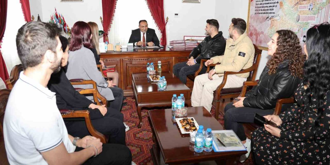 Başkan Yılmaz, Üniversite Öğrencilerine Toroslar’ın Tarihi Ve Doğal Güzelliklerini Anlattı