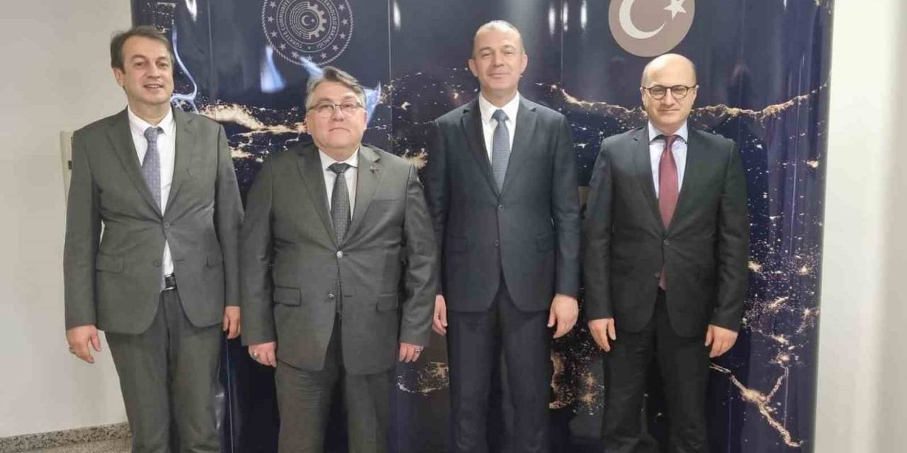 Rektör Özölçer’den Türkiye Uzay Ajansı Başkanı Kıraç’a Ziyaret