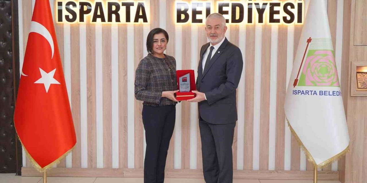 Diş Hakimlerinden Başkan Başdeğirmen’e Deprem Bölgesi Hizmet Plaketi