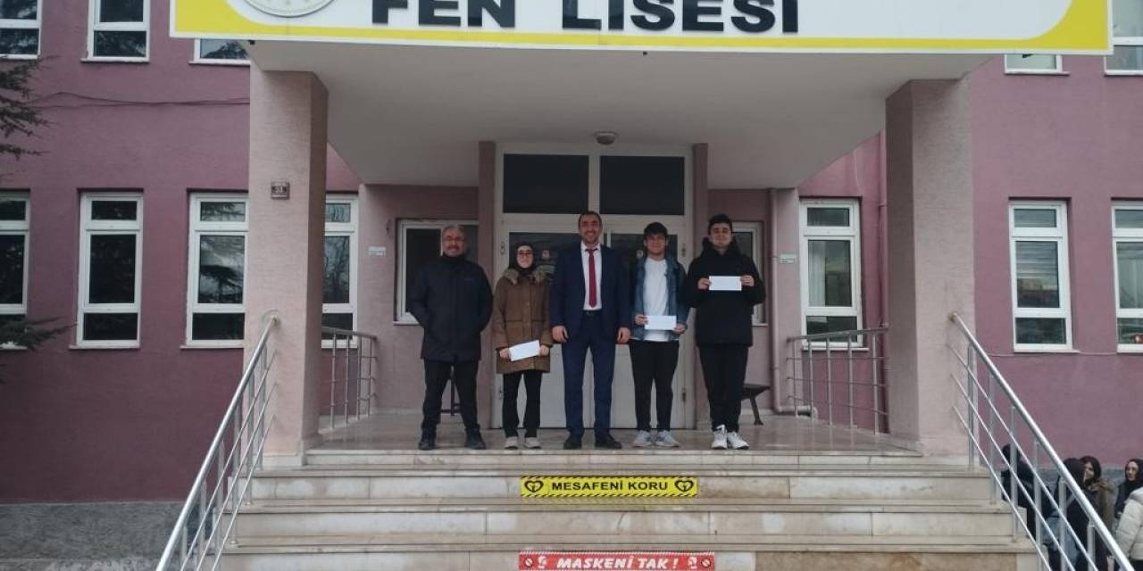 Liseli Gençler Küfür Ve Argoya Karşı Yarıştı